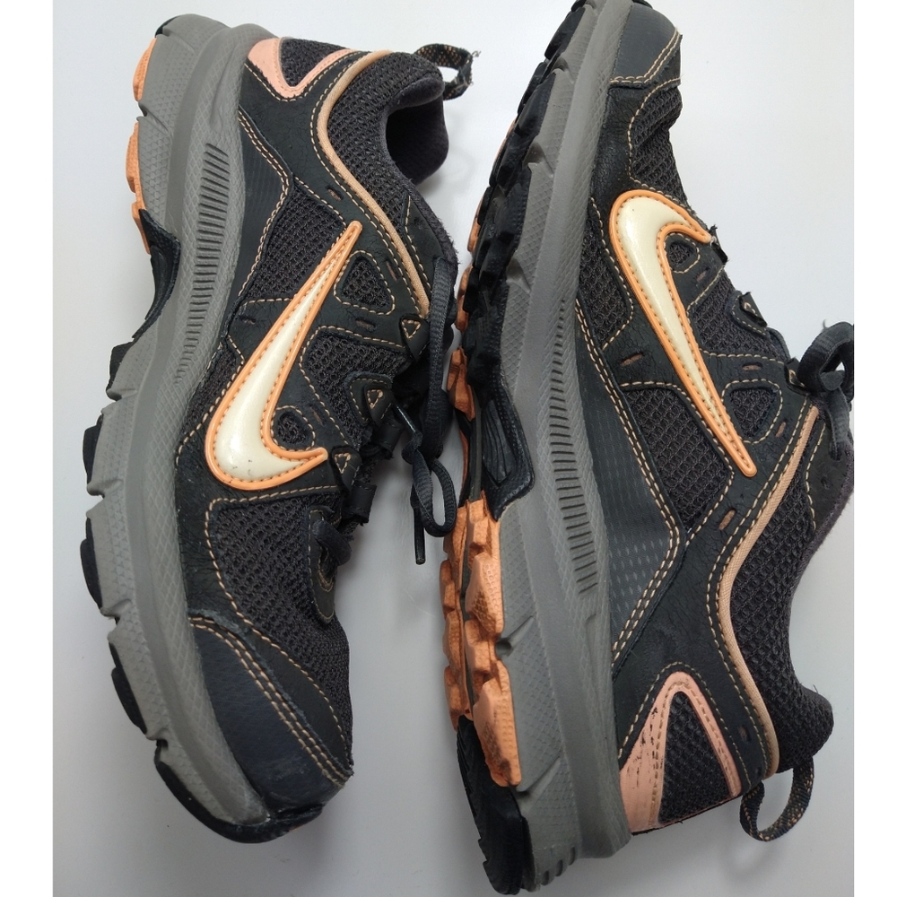 Nike  Air Alvord Hiking Trails Size 8